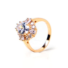 Load image into Gallery viewer, Flame Emerald Ring - vistoso.pk
