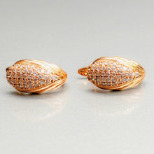 Load image into Gallery viewer, Seashell Diamond Earring - vistoso.pk
