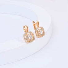 Load image into Gallery viewer, Statement Diamond Studded Earring - vistoso.pk
